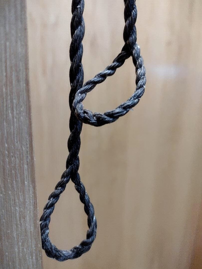 Close-up of the loops of Doug's Flemish twist replacement string